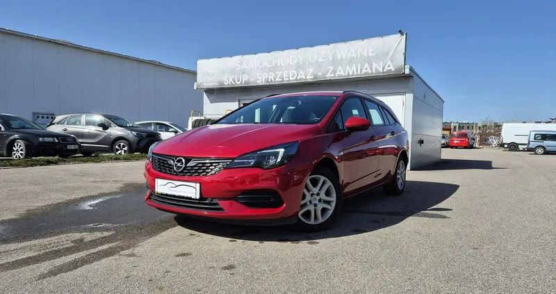 samochody osobowe Opel Astra cena 46900 przebieg: 136996, rok produkcji 2019 z Sokołów Małopolski